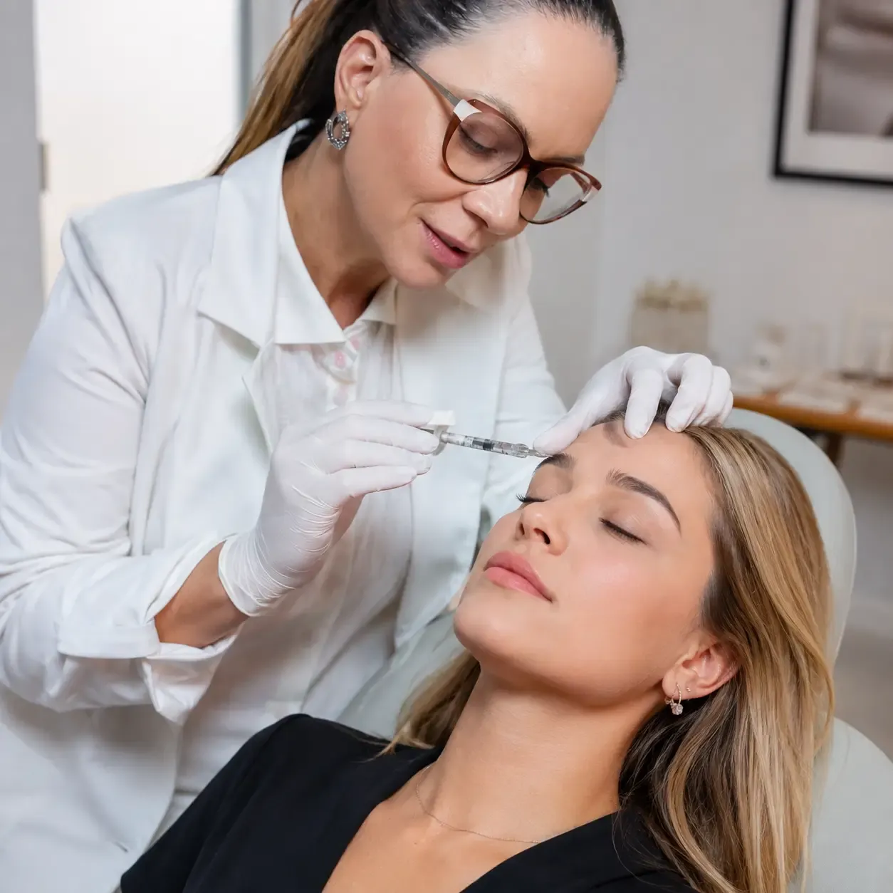 Aplicação de skinbooster com acompanhamento profissional